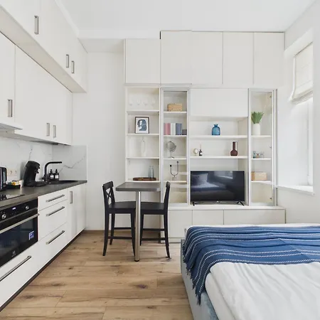 In Centre - Compact & Functional Апартаменты